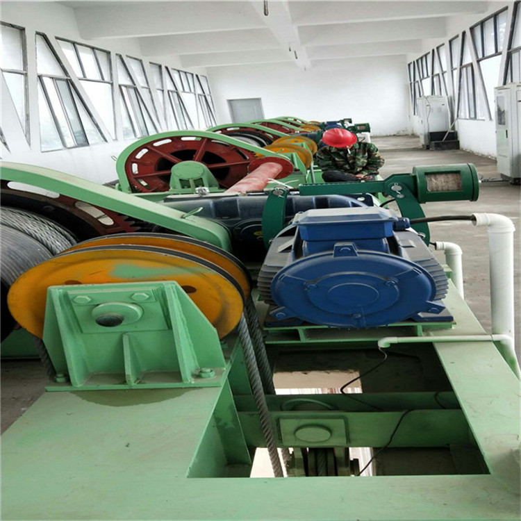 ��?y��)P(y��ng)���]�C(j��)